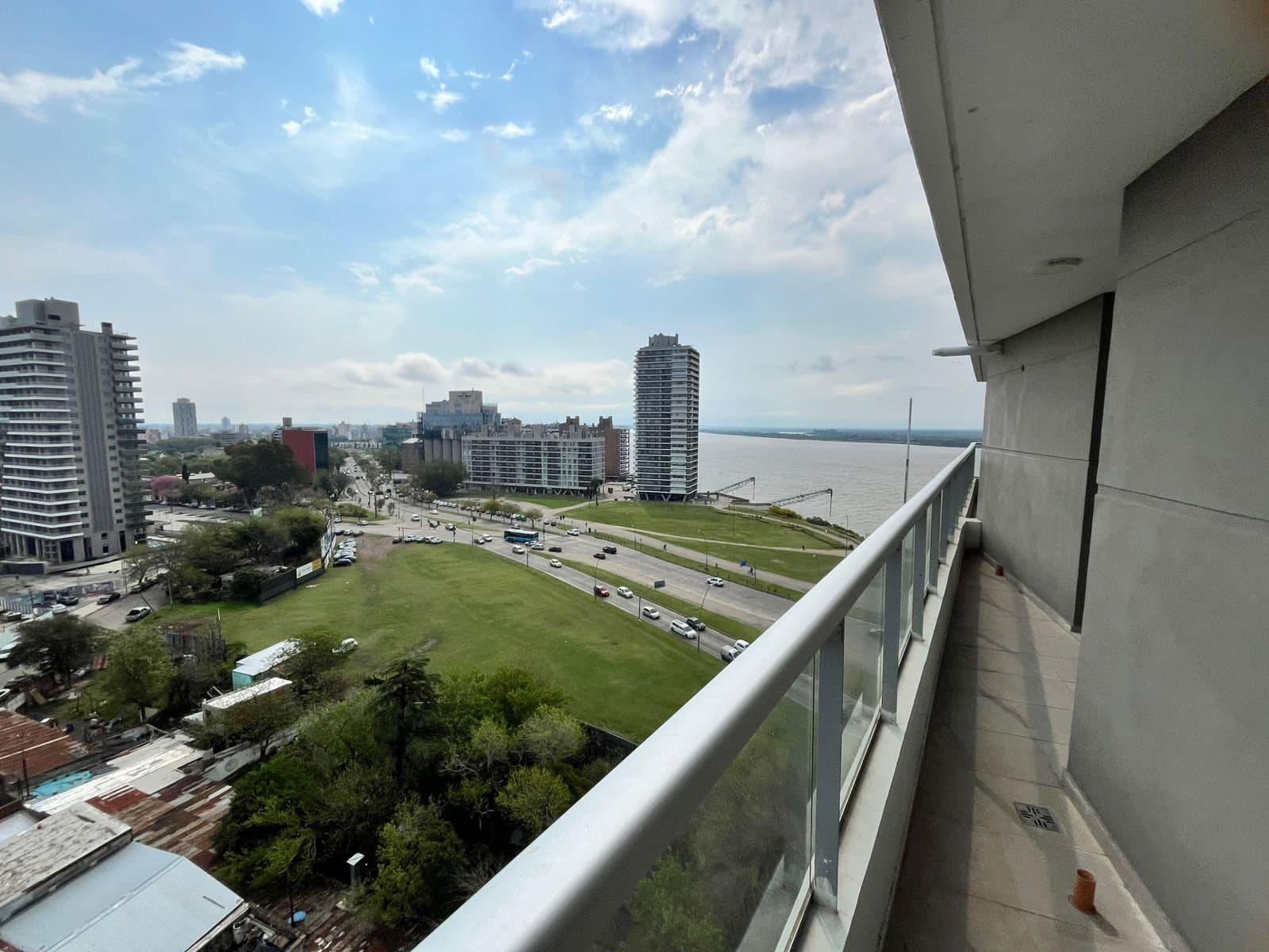 Departamentos 2 Dormitorios y cochera   -  Vista franca al rio- Calidad Premium — foto 1